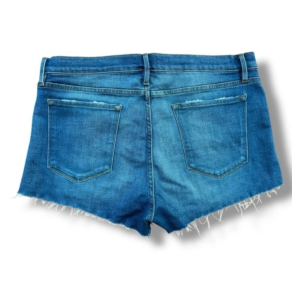 Frame Denim Le Cutoff Frayed Hem Shorts in Clintwood | Women’s Size 32